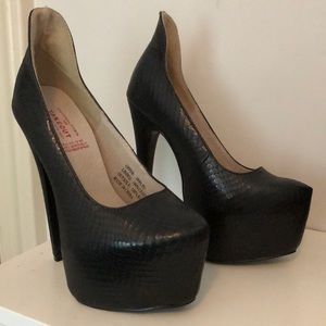 Solestruck Takeout Black Leather Snakeskin Shoes